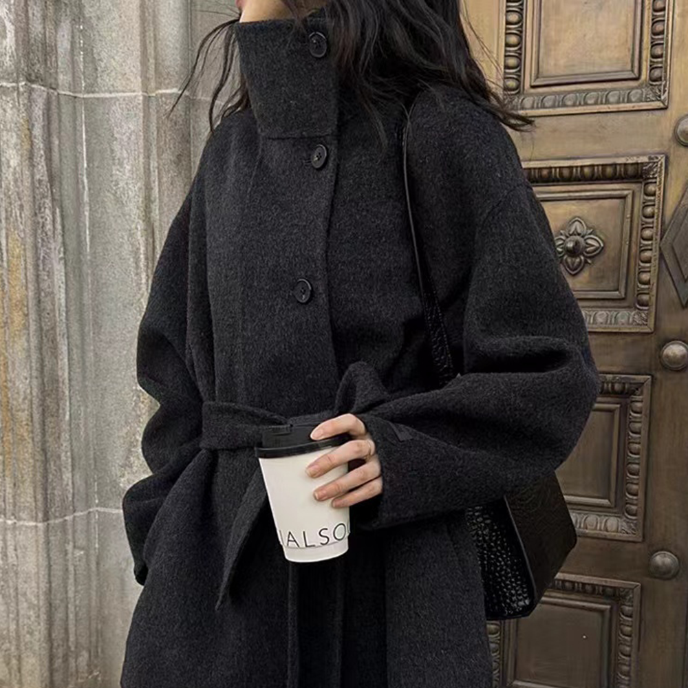 Marisa | Moderner Mantel aus feiner Wolle