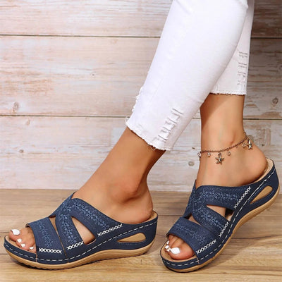 Adalynn - Sandalen mit Kristallenverschluss