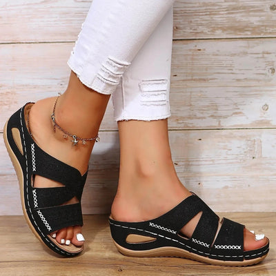 Adalynn - Sandalen mit Kristallenverschluss